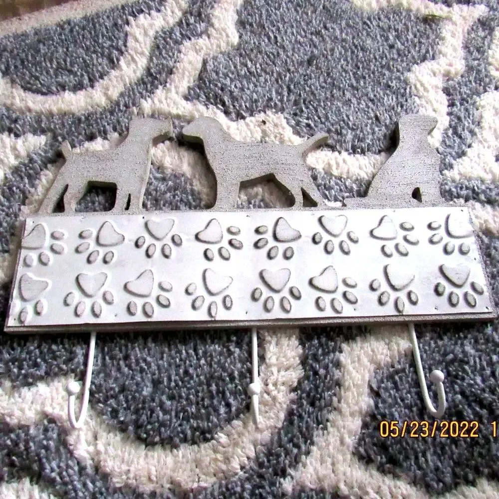 Decorative Dog Wall Hooks Plaque